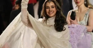 Sunanda Sharma Cannes 2024 Red carpet : विदेशी धरती पर भारतीय संस्कृति का किया प्रतिनिधित्व